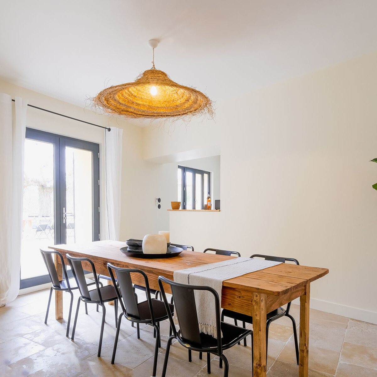 Salle à manger de Maison B, location de vacances en Drôme Provençale