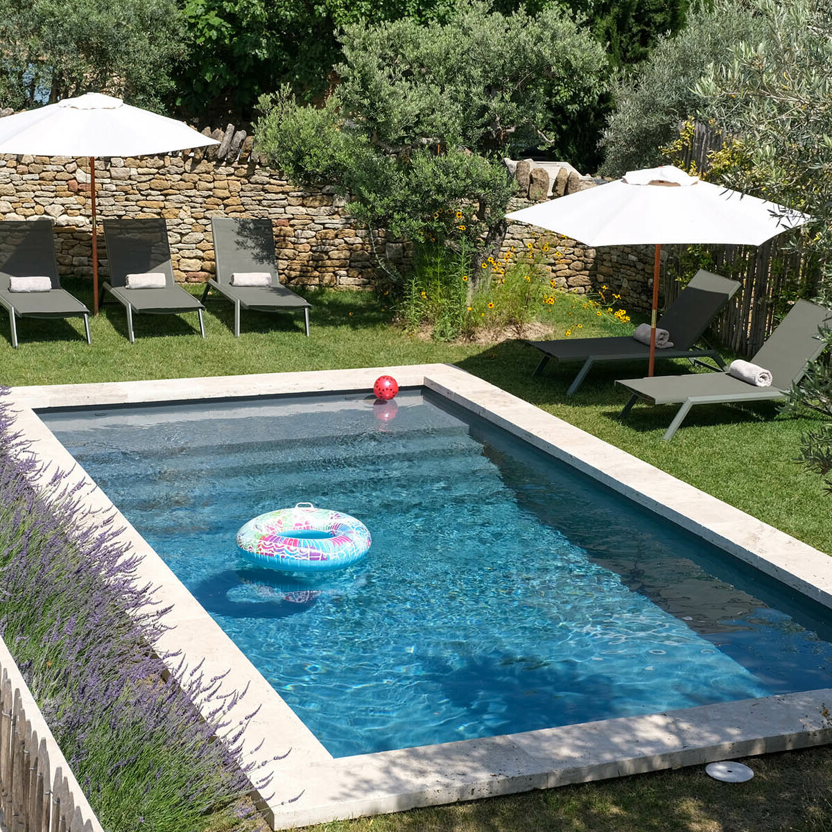 Maison B, location de vacances en Drôme Provençale avec piscine privée